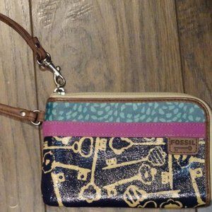 LAST CHANCE! MAKE AND OFFER!!! Fossil Wristlet